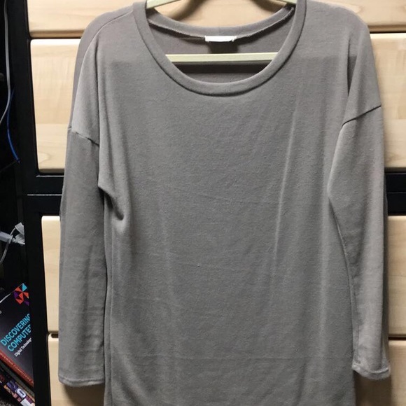 Twenty-Two 3/4 sleeve sweater - Picture 2 of 2